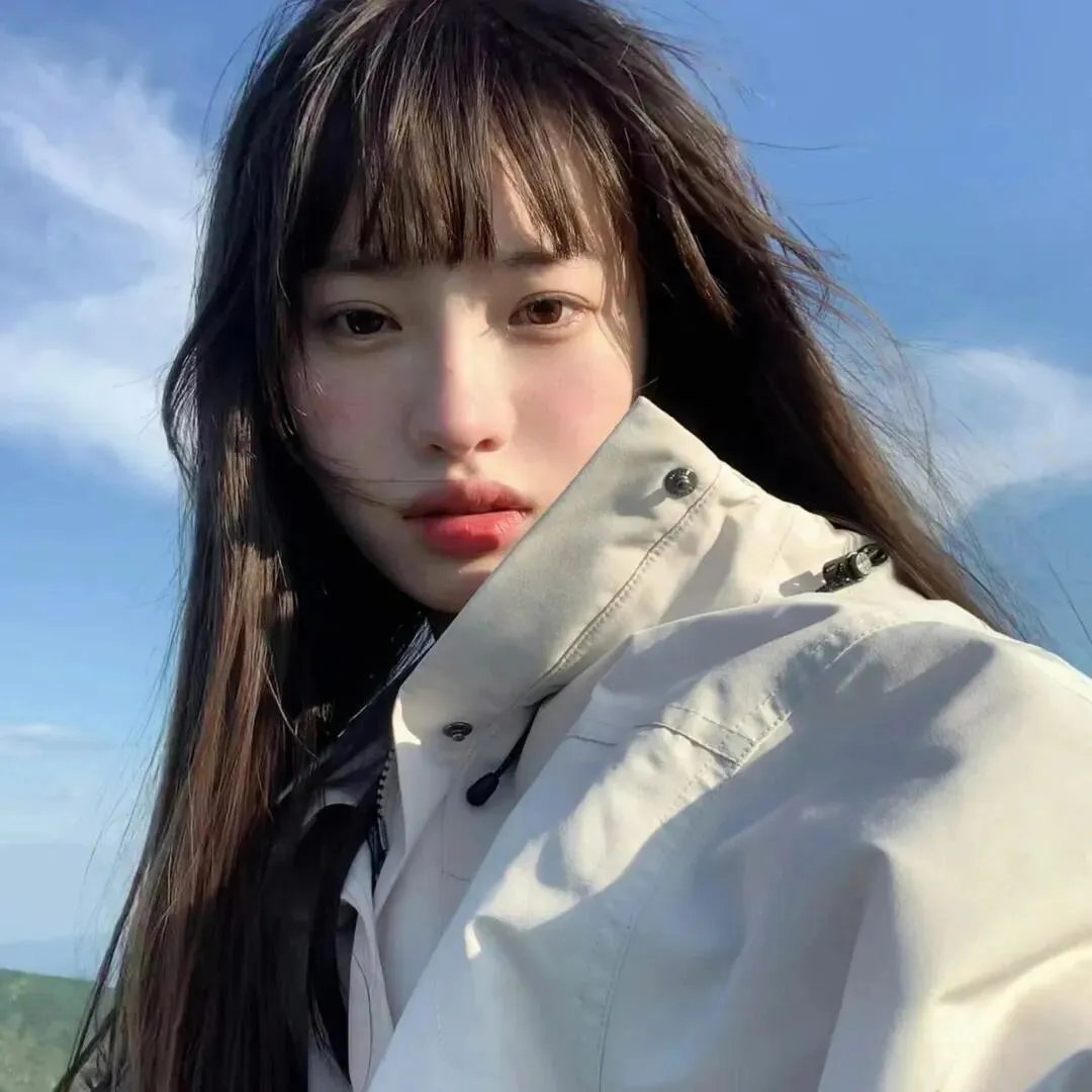 着牛仔裤的钟馗